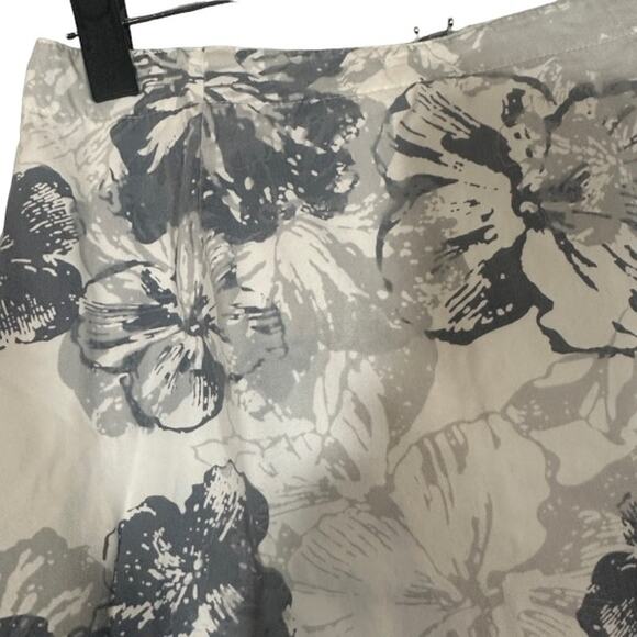 Ann Taylor Gray & White Floral 100% Cotton Short Fitted Pencil Skirt Women Sz 6 - Picture 4 of 8